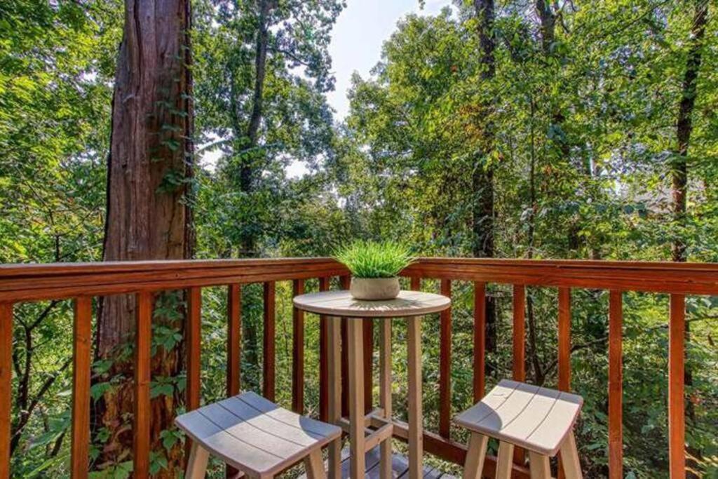 Hébergement de vacances The Family Stone Luxe Sleeps 12 Hot Tub Dogfriendly Dollywood Pigeon Forge