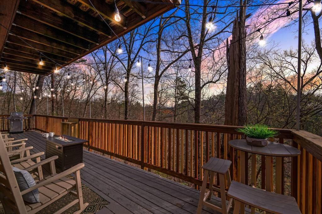 Hébergement de vacances The Family Stone Luxe Sleeps 12 Hot Tub Dogfriendly Dollywood