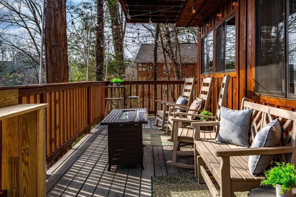 The Family Stone Luxe Sleeps 12 Hot Tub Dogfriendly Dollywood Hébergement de vacances Pigeon Forge