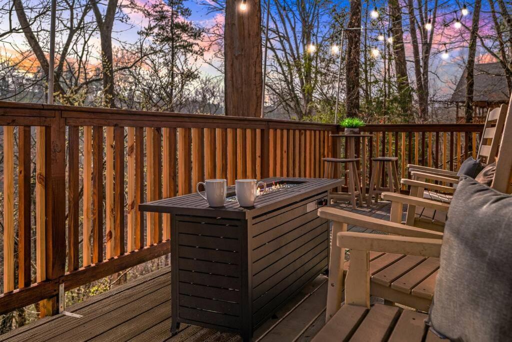 The Family Stone Luxe Sleeps 12 Hot Tub Dogfriendly Dollywood Hébergement de vacances