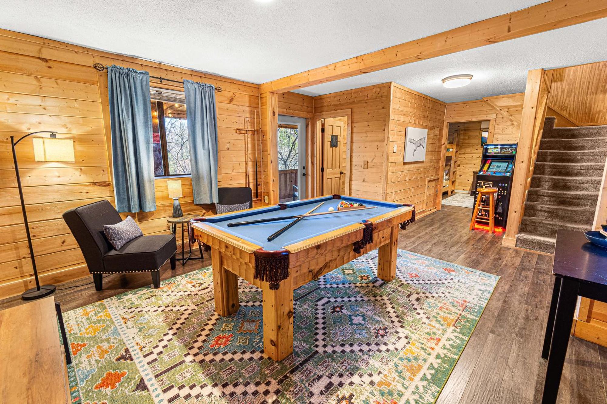 The Family Stone Luxe Sleeps 12 Hot Tub Dogfriendly Dollywood Hébergement de vacances *