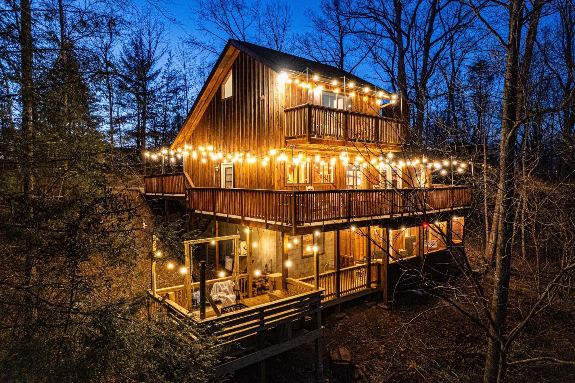 Hébergement de vacances The Family Stone Luxe Sleeps 12 Hot Tub Dogfriendly Dollywood Pigeon Forge