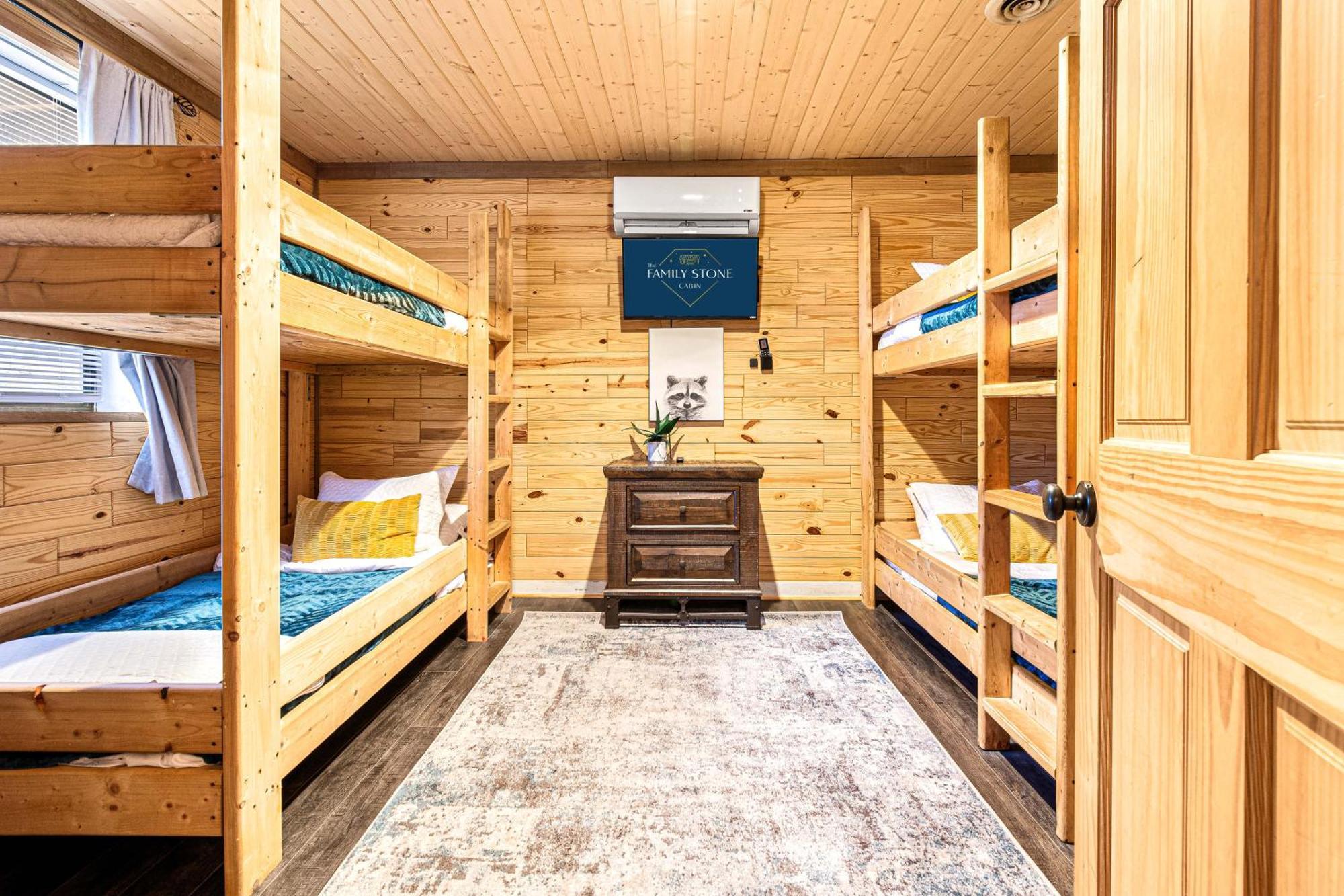 The Family Stone Luxe Sleeps 12 Hot Tub Dogfriendly Dollywood Hébergement de vacances *