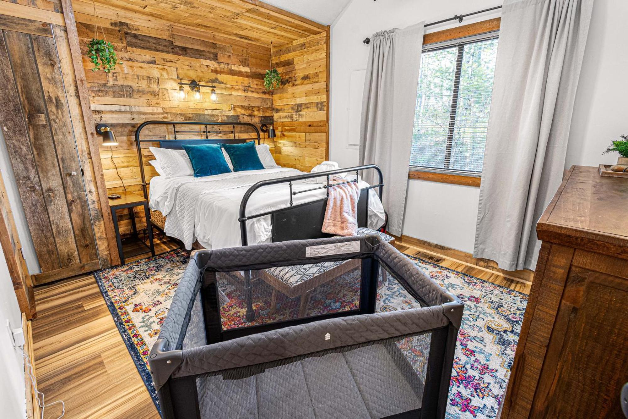 Hébergement de vacances The Family Stone Luxe Sleeps 12 Hot Tub Dogfriendly Dollywood